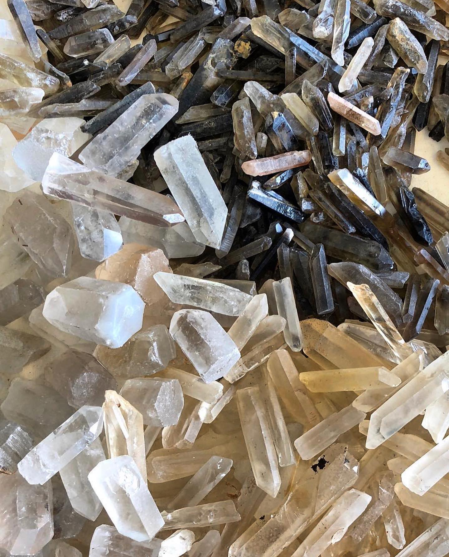 36 Inch Round Modern Chandelier Brass & Clear Geode Quartz Crystal Hanging Light