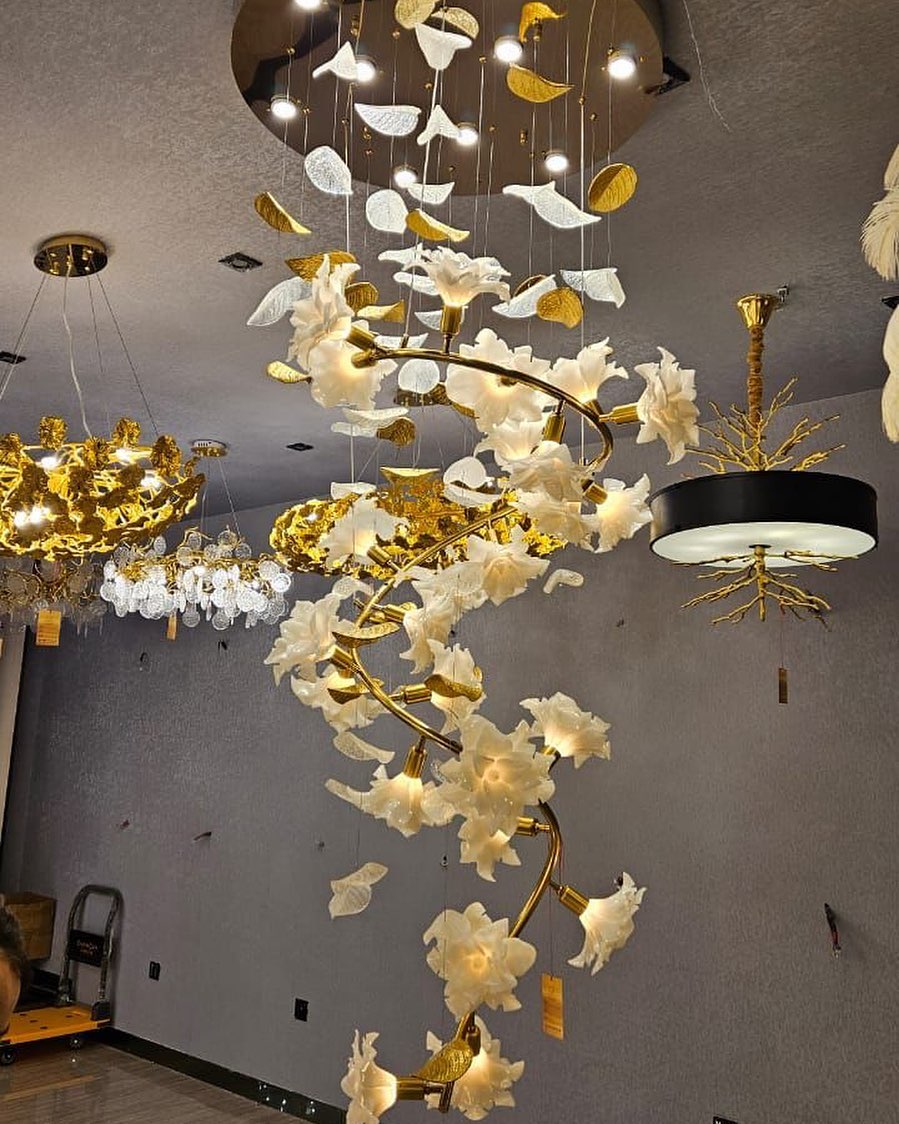 Ceramic Flower Chandelier in Artistic Brass Branch Design
