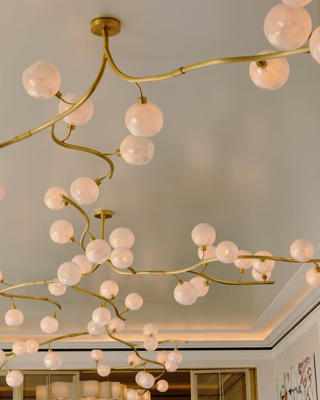 Contemporary Hand-blown Glass Globes Branch Chandelier for Dining Room Living Room and Kitchen Island