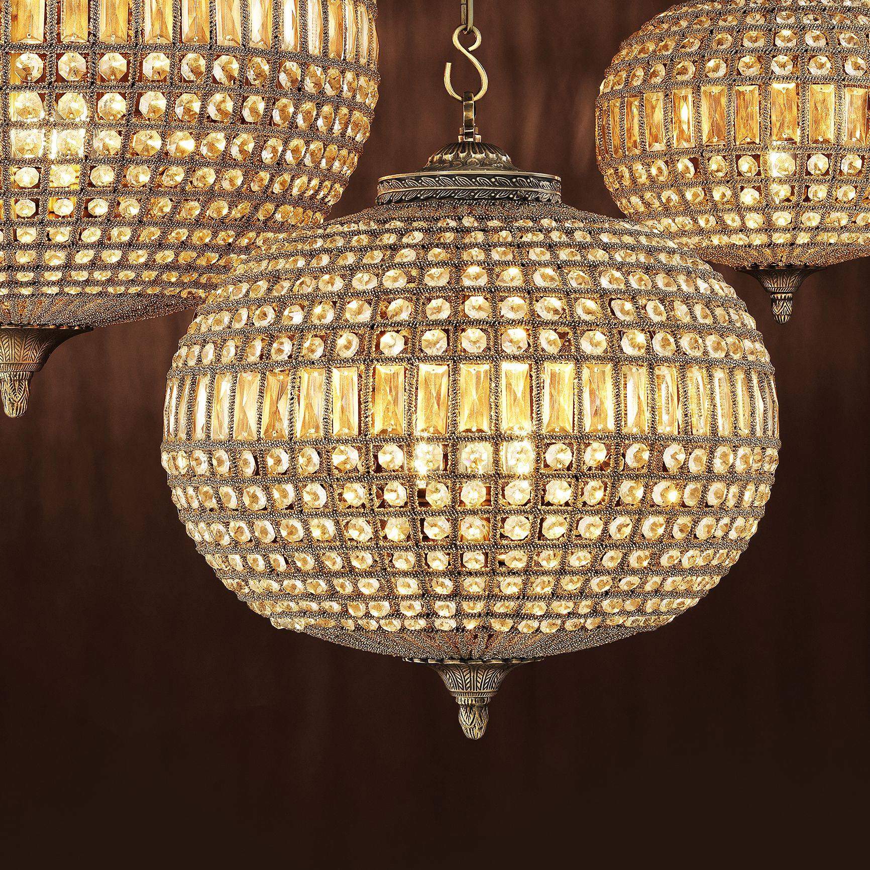Kasbah Oval M Modern Brass Chandelier
