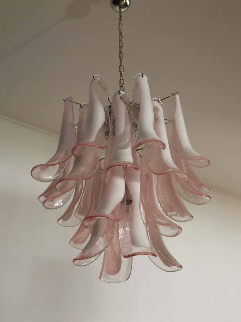 Murano Chandelier – 26 petals – Pink