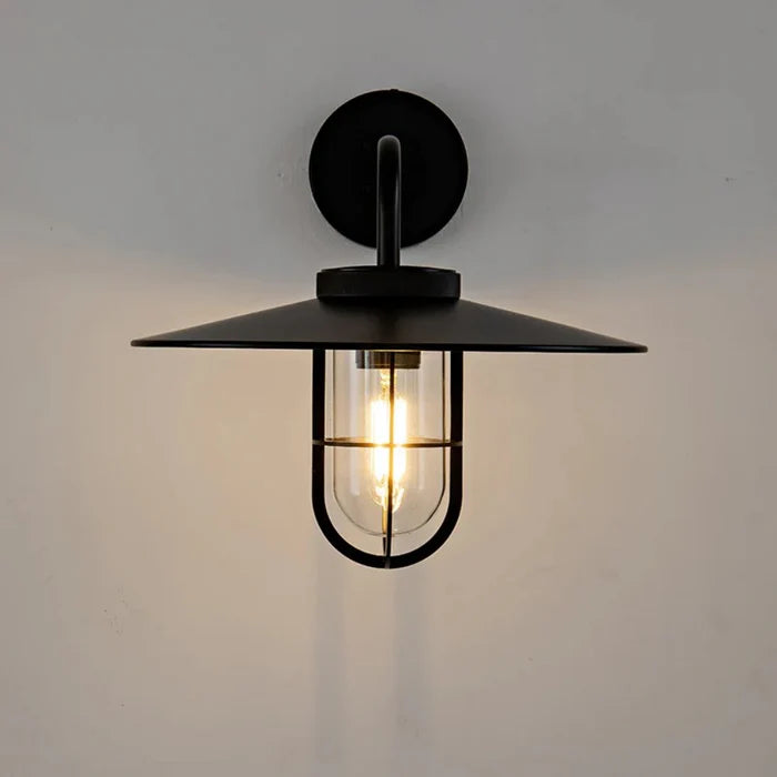 Utilitaire Barn Outdoor Sconce
