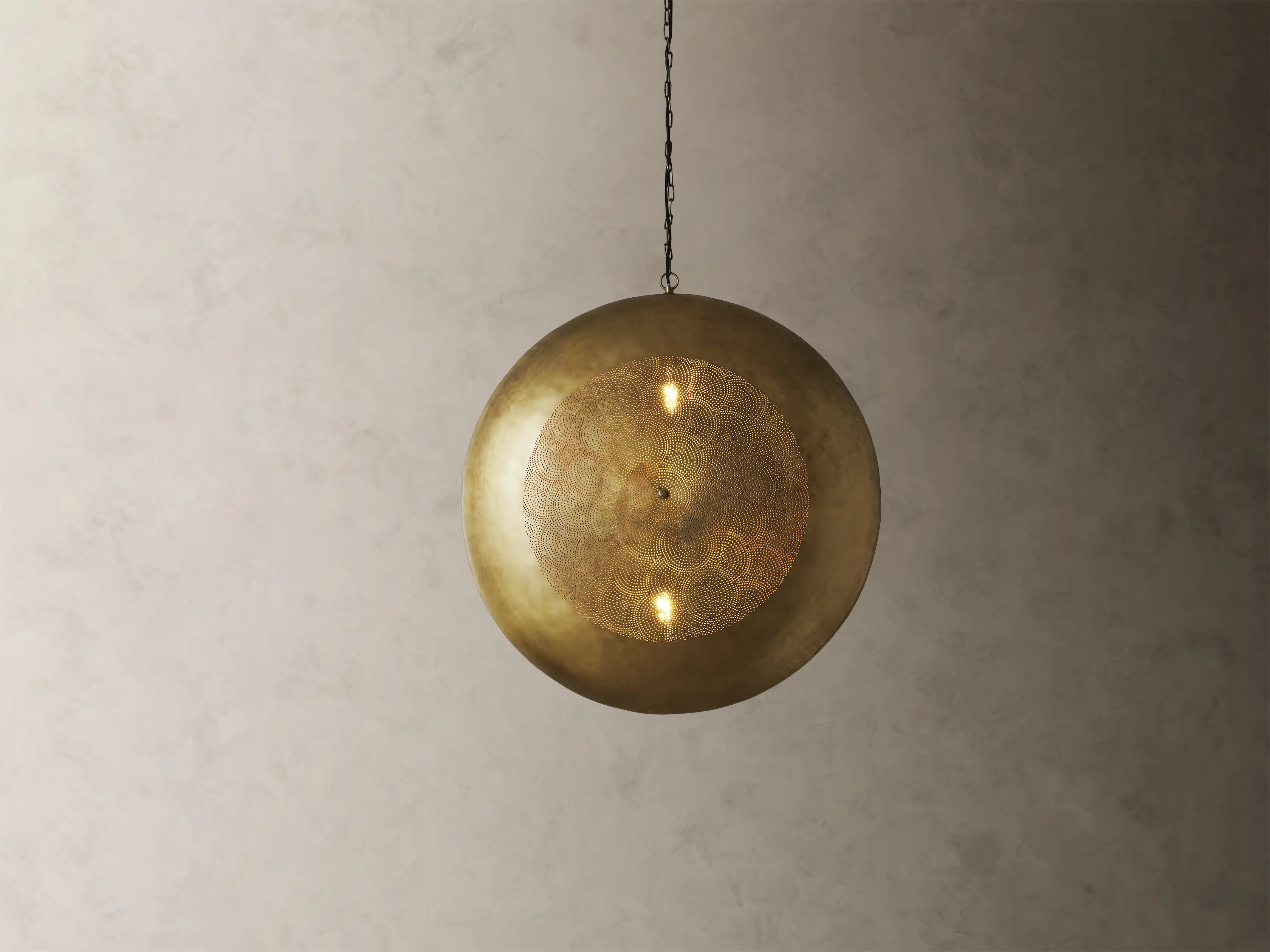 Astrid Circle Pendant