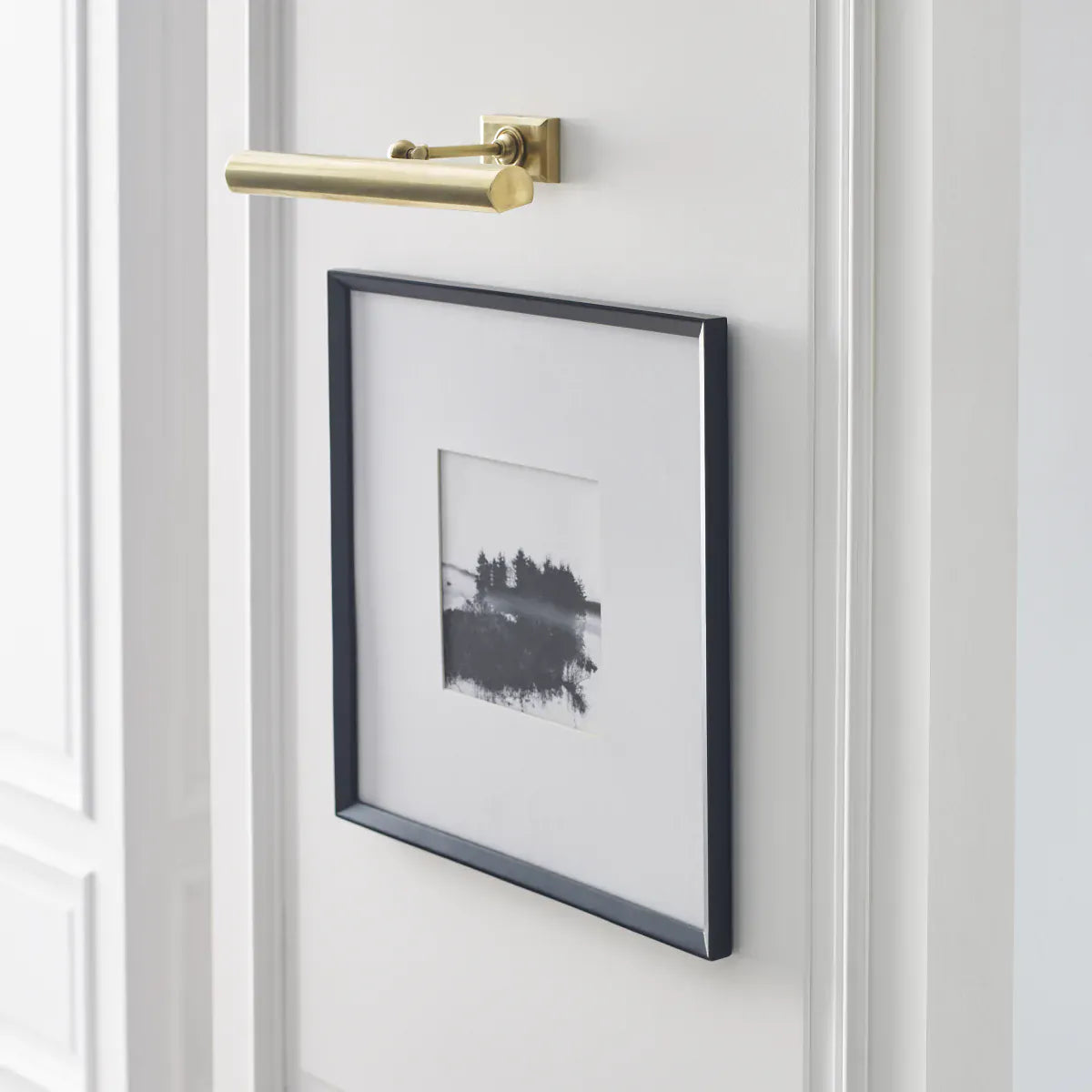 Cabinet Maker's Picture Light 8