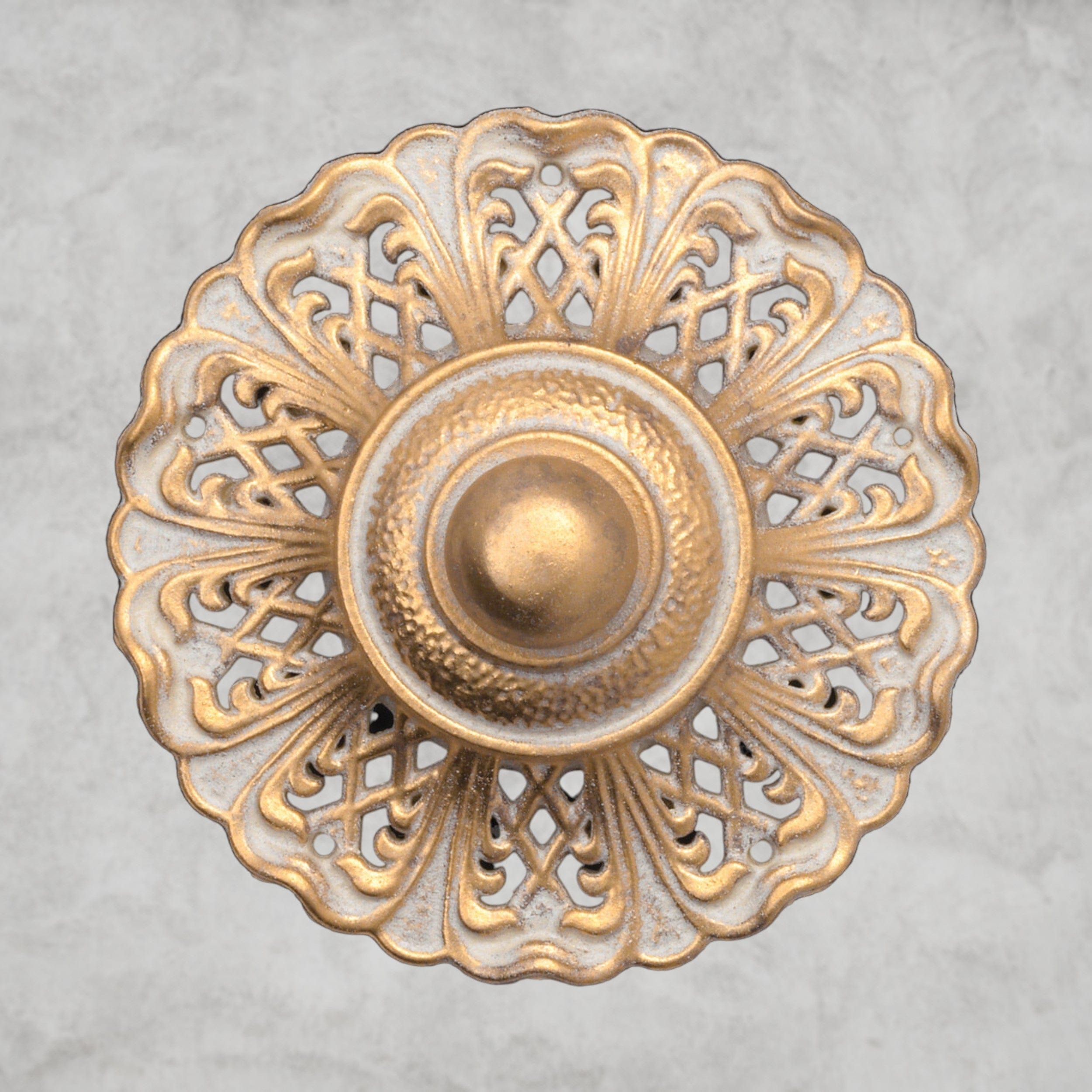 Parchment Gold / Clear Heritage Crystal Milano 12-light Crystal Chandelier 32