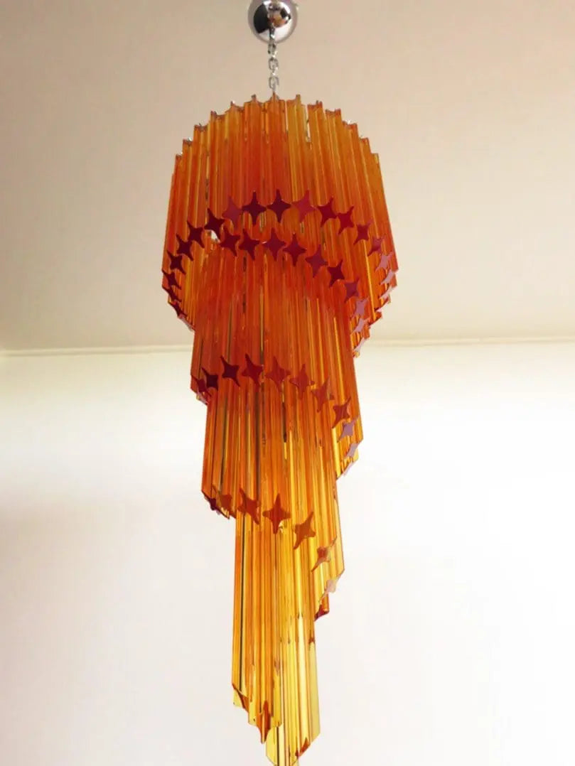 Murano Chandelier – Spiral – 86 prisms – Amber