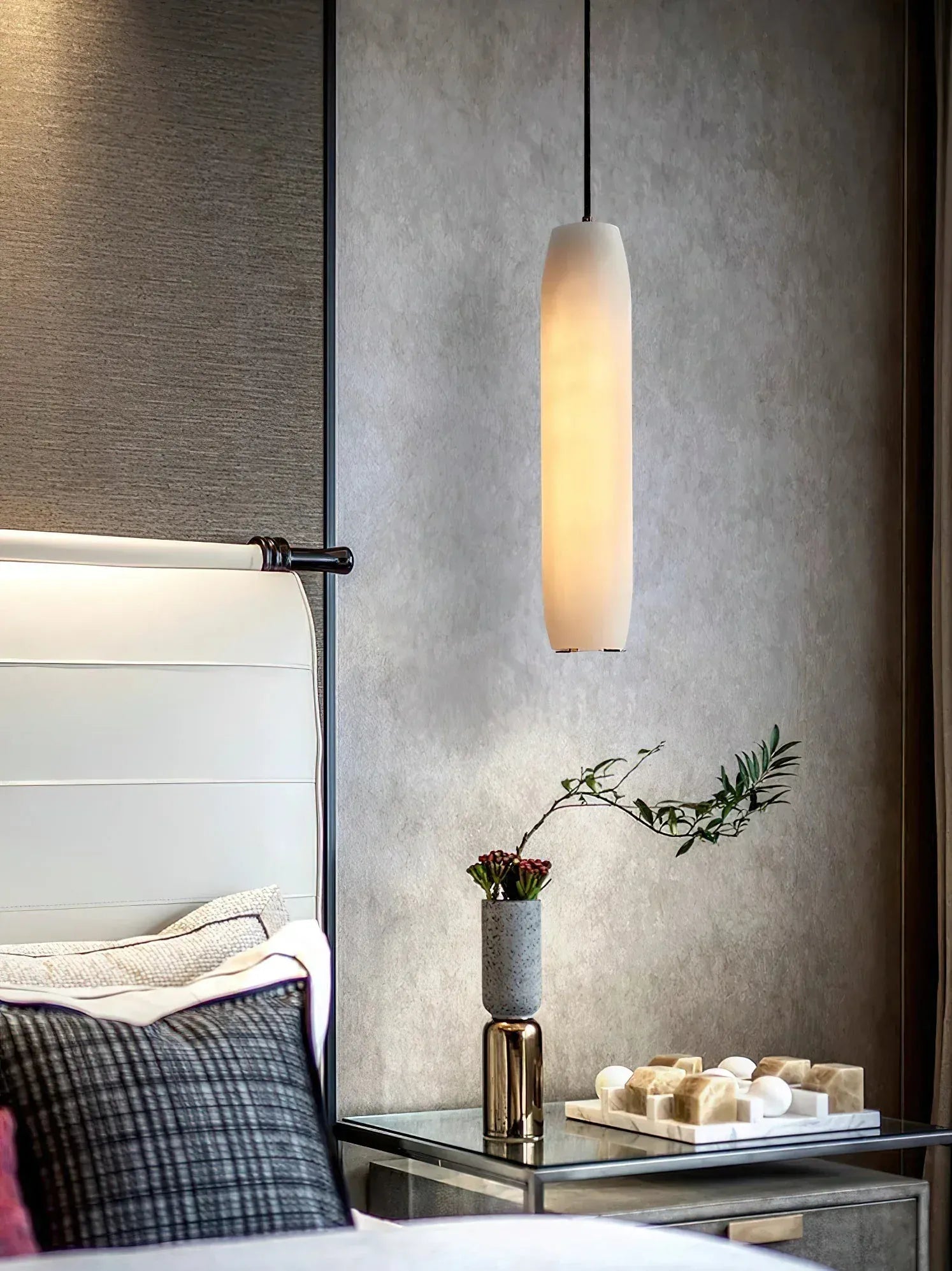 D 7cm x H 38cm / ∅ 2.8″ x H 15″ / Whilte Wrenna Alabaster Flute Pendant Light